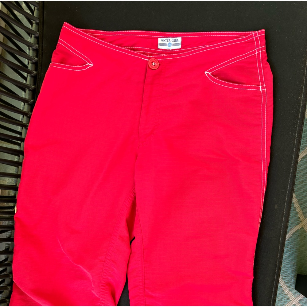 Red capris
